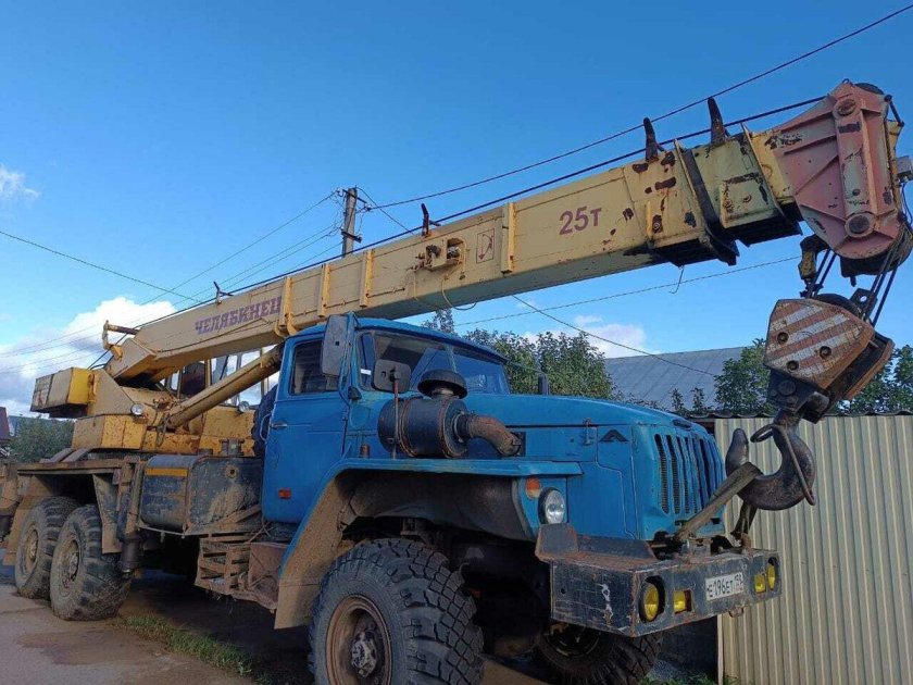 Автокран урал