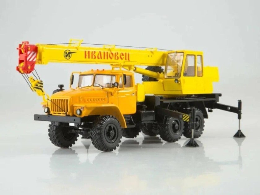 Автокран урал