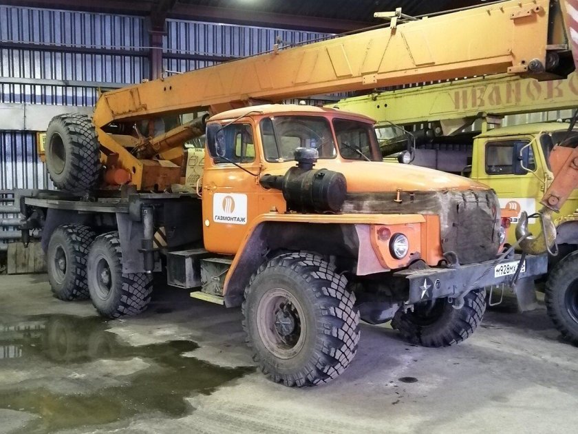 Автокран урал