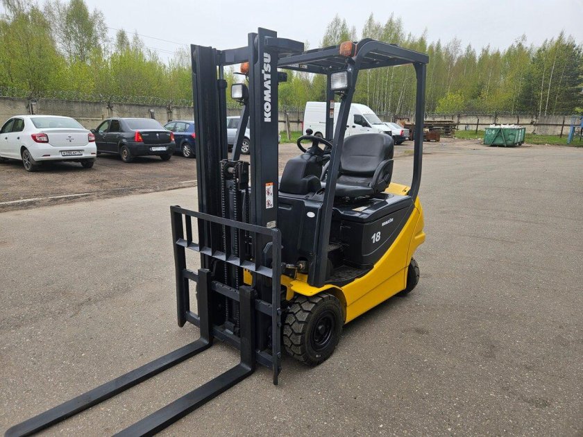 Komatsu погрузчик вилочный электрический 15