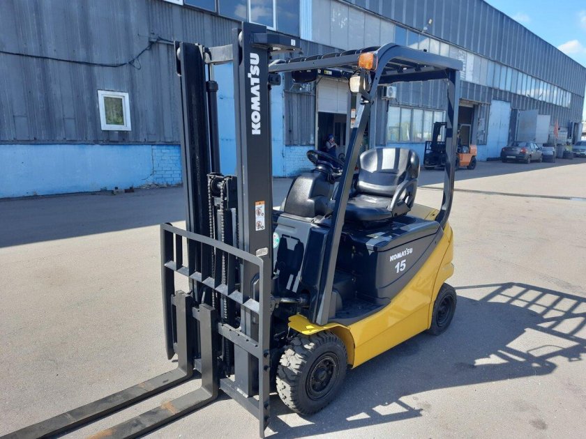 Вилочный погрузчик komatsu fd20t-17