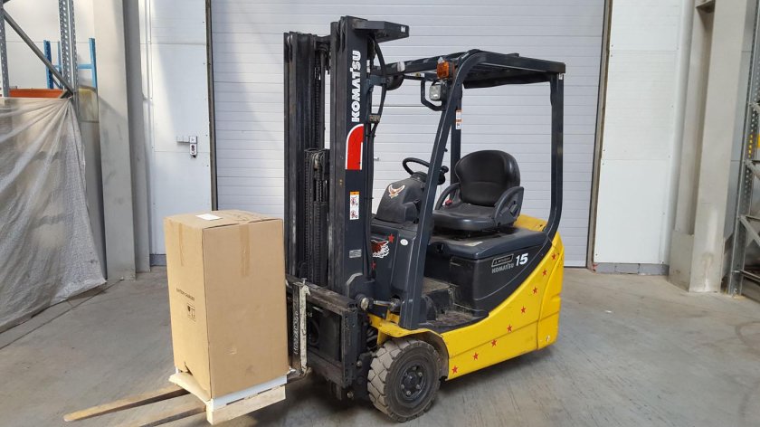 Komatsu погрузчик вилочный электрический 15
