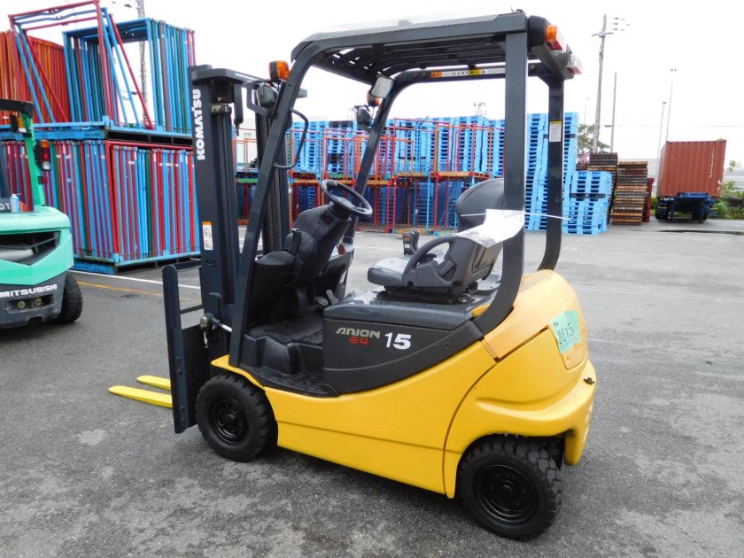 Погрузчик Komatsu fb15-12