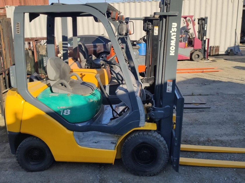 Вилочный погрузчик Komatsu fg30t-16