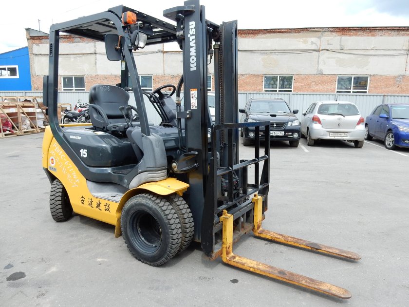 Вилочный погрузчик Коматсу