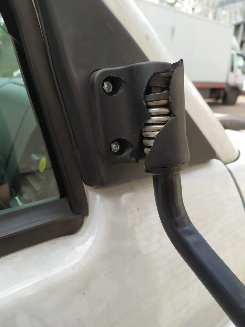 Кронштейн зеркала УАЗ профи
