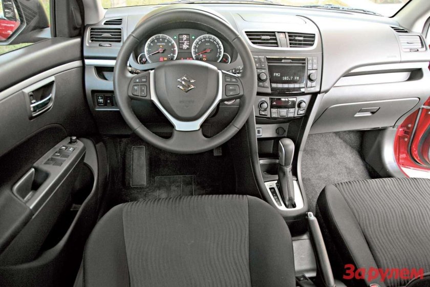 Suzuki Swift салон 4