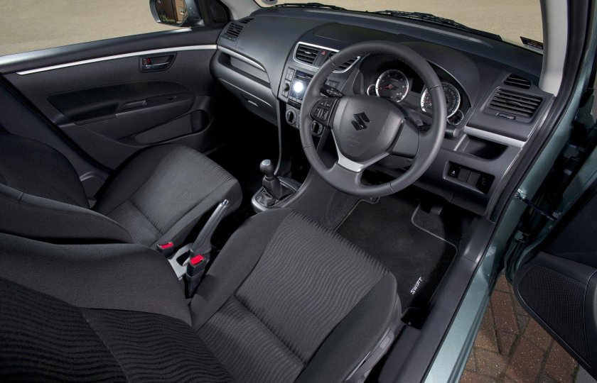 Suzuki Swift 2011 салон