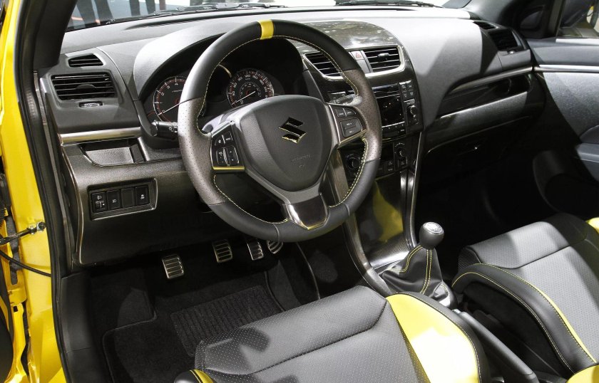Сузуки Свифт 2011 салон