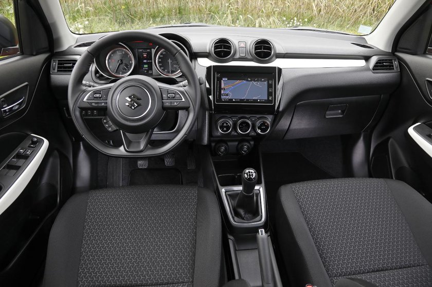 Suzuki Swift 2017 салон