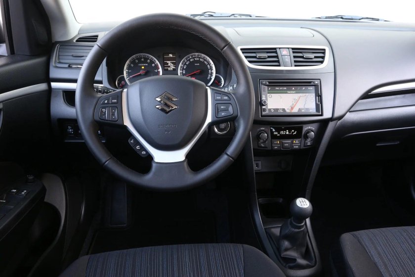 Suzuki Swift 2011 салон