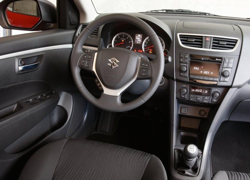 Сузуки Свифт 2010 салон