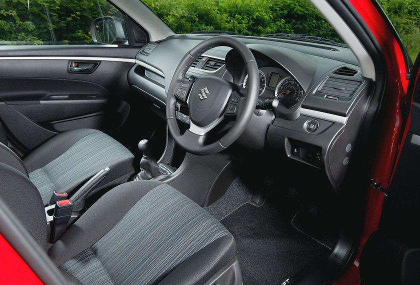 Сузуки Свифт 2012 салон