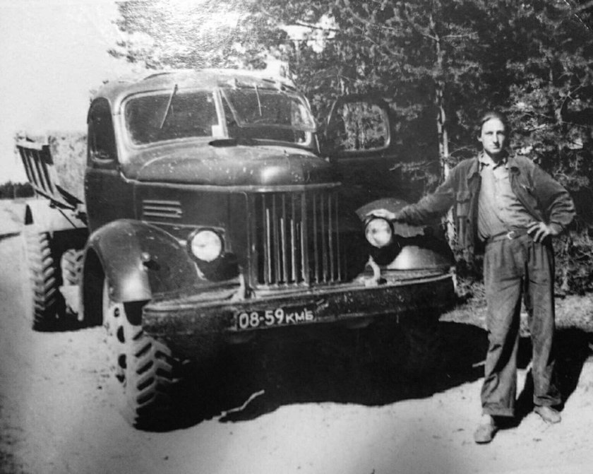 ЗИЛ автомобиль 585