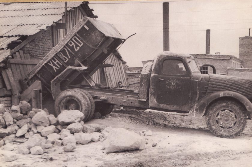 ЗИЛ-ММЗ-585л самосвал