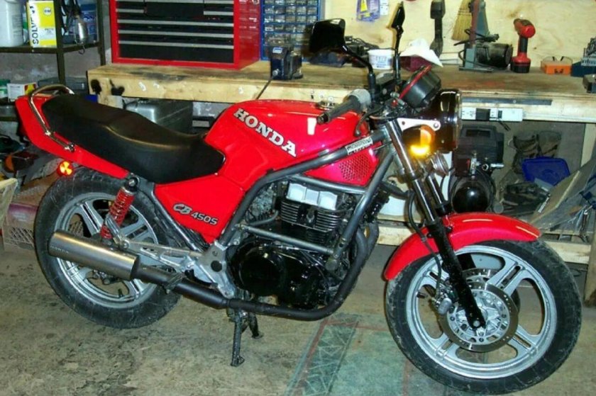 Мотоцикл honda cb