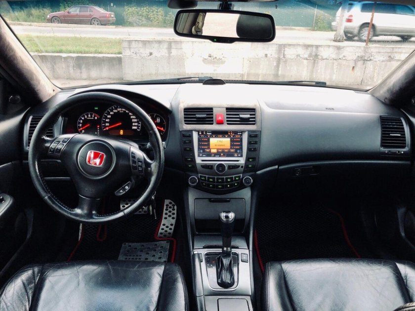 Хонда Аккорд 7 Рестайлинг салон