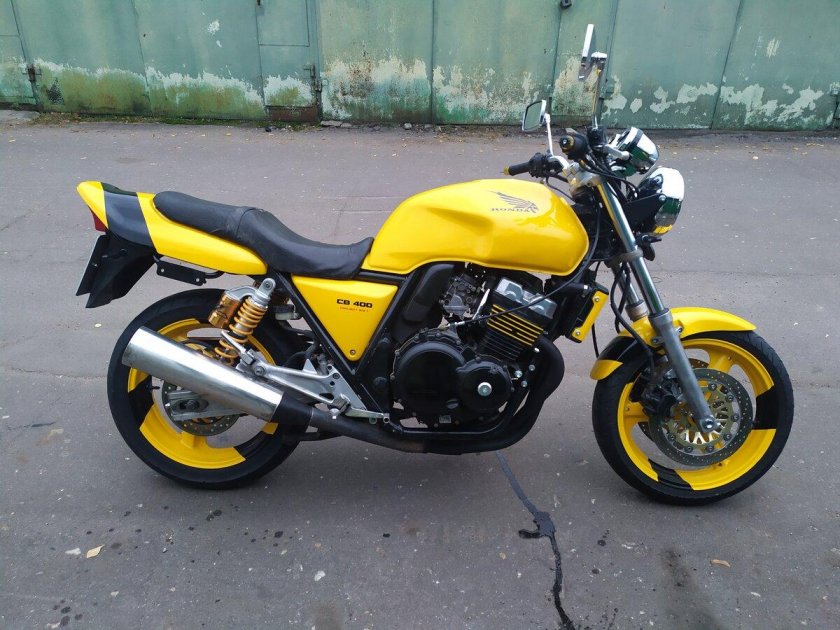 Honda CB 400 желтый