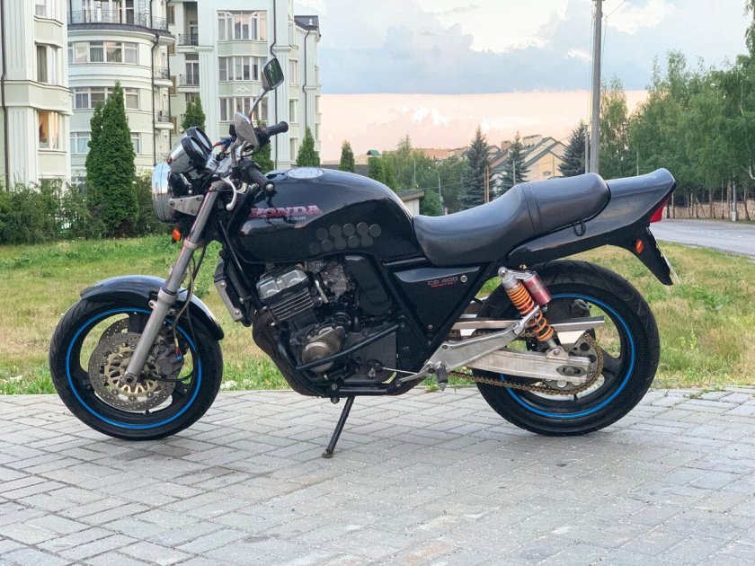 Honda CB 400 super four, 1993
