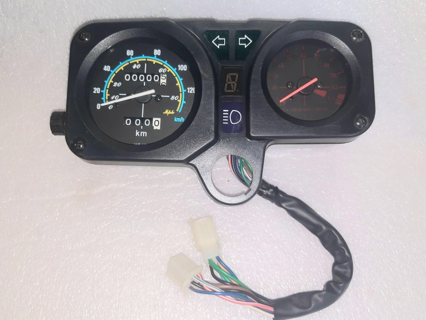 Приборная панель на мотоцикл