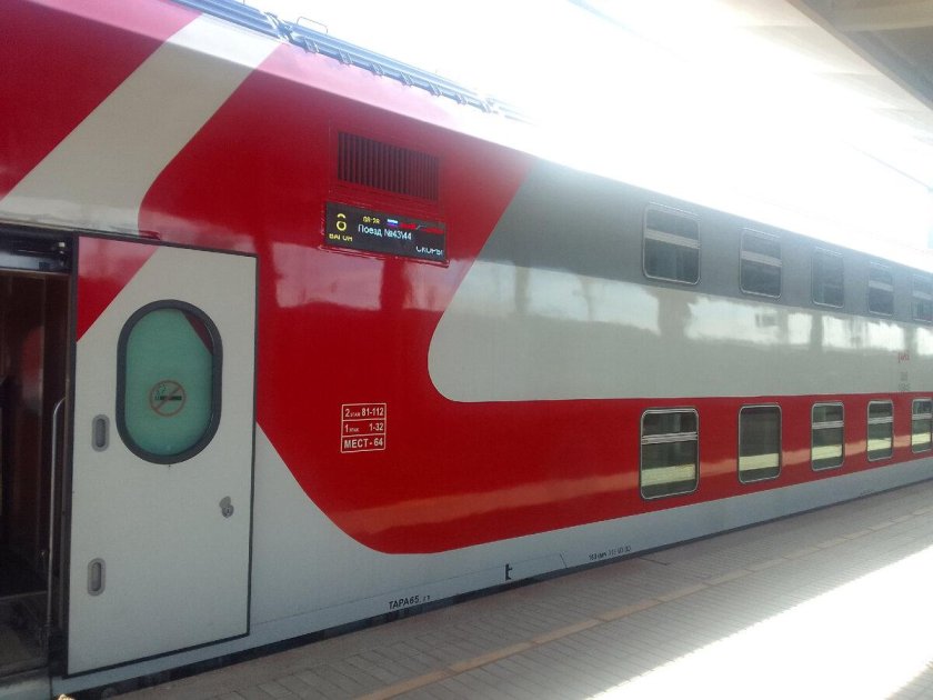 2 Этажный поезд