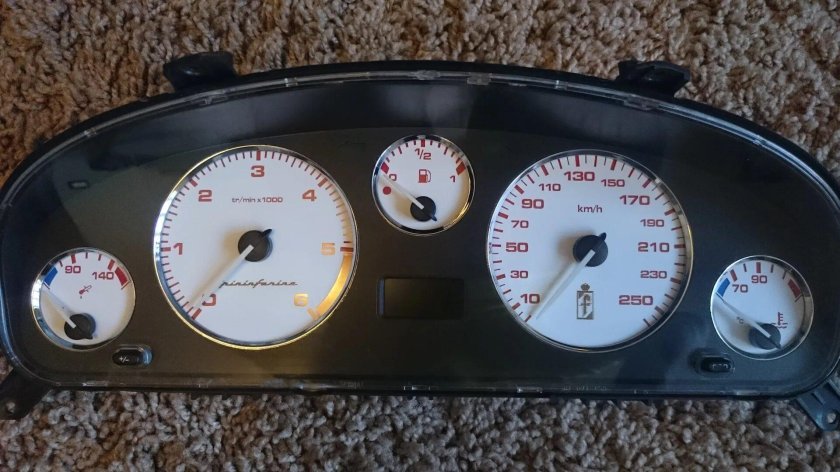 Приборная панель Пежо 406