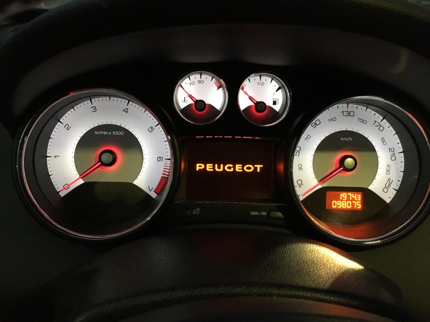 Пежо 308 комбинация приборов