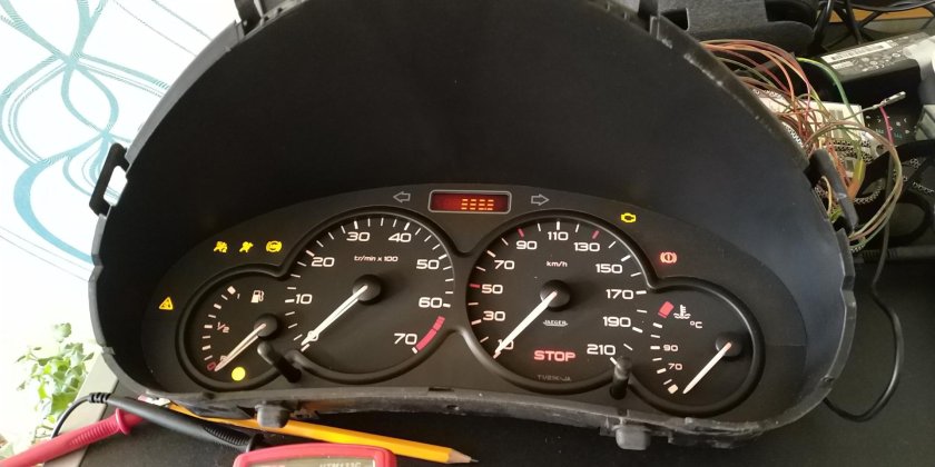 Peugeot 206 приборная панель