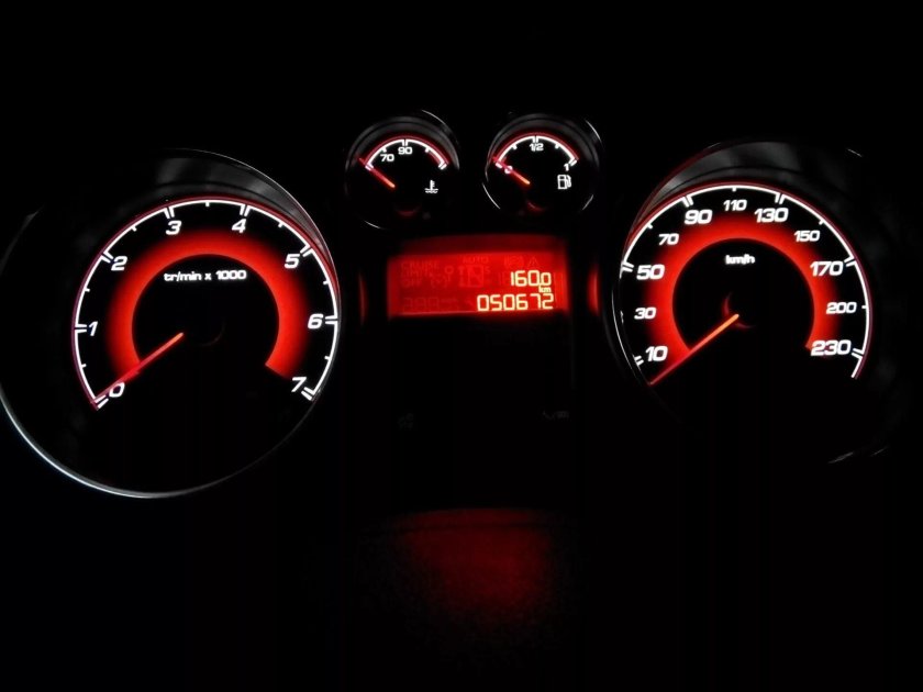 Пересвет панели приборов Peugeot 308