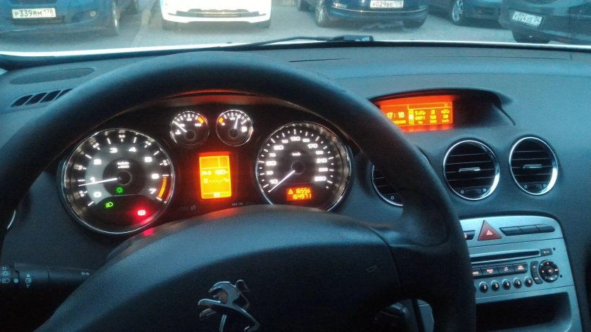 Приборка Пежо 308