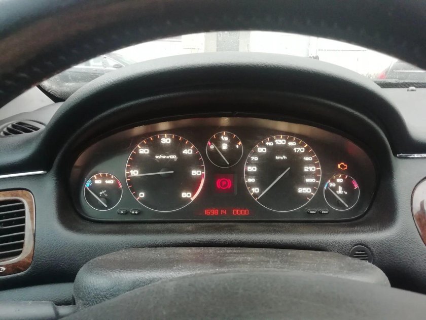 Панель приборов Пежо 607