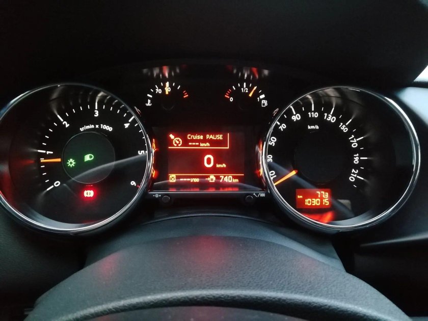 Приборная панель Peugeot 3008