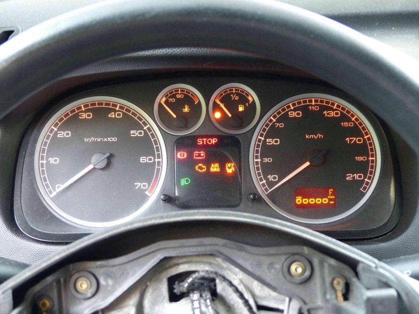 Peugeot 307 приборная панель