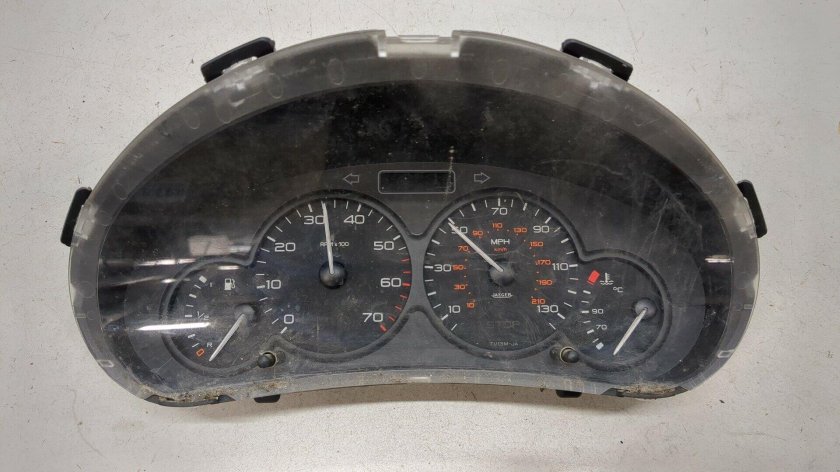 Приборная панель Пежо 206