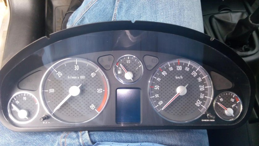 Щиток приборов Пежо 407