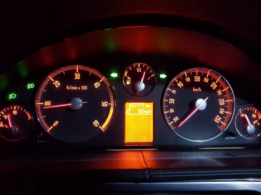 Peugeot 407 приборная панель