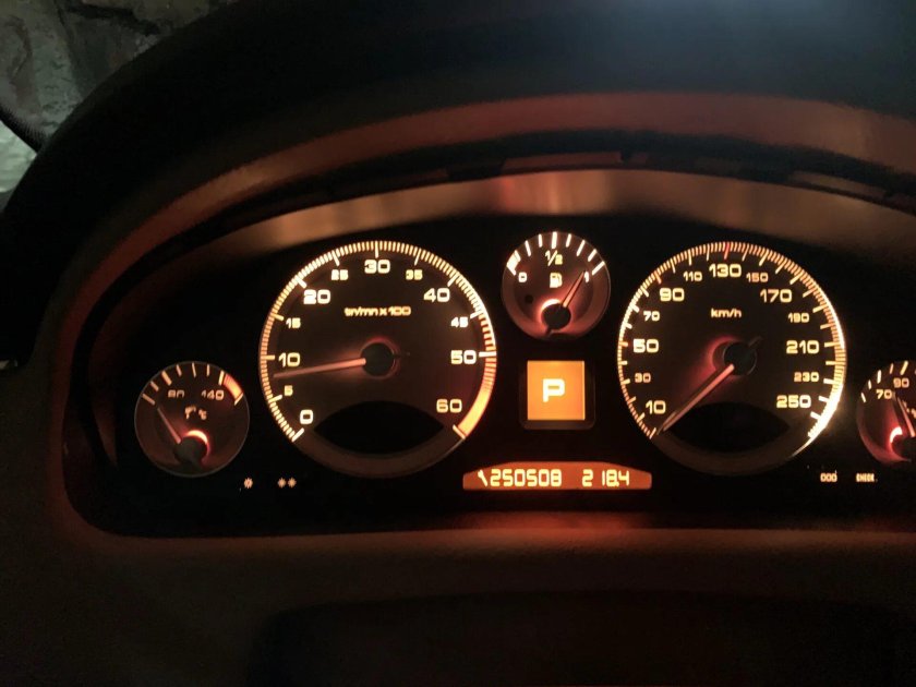 Приборка Пежо 607