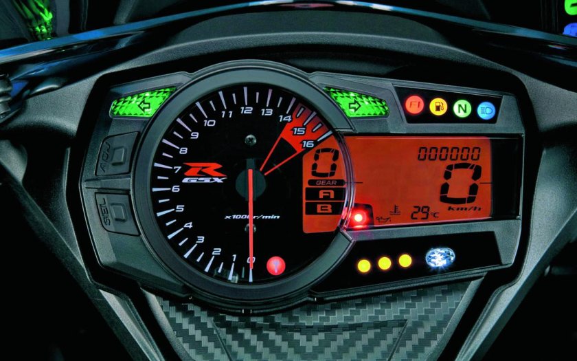 Suzuki GSX-R 750 приборка