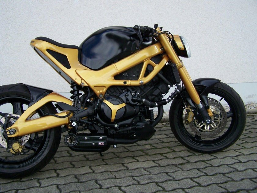 Honda VTR 1000 Custom