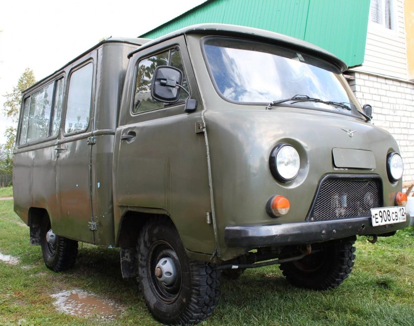 УАЗ 3303 01 грузовой фургон