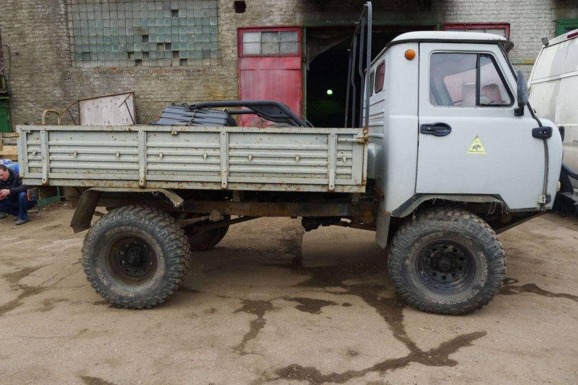 УАЗ 3303 6*6