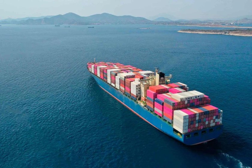 Контейнеровоз OOCL