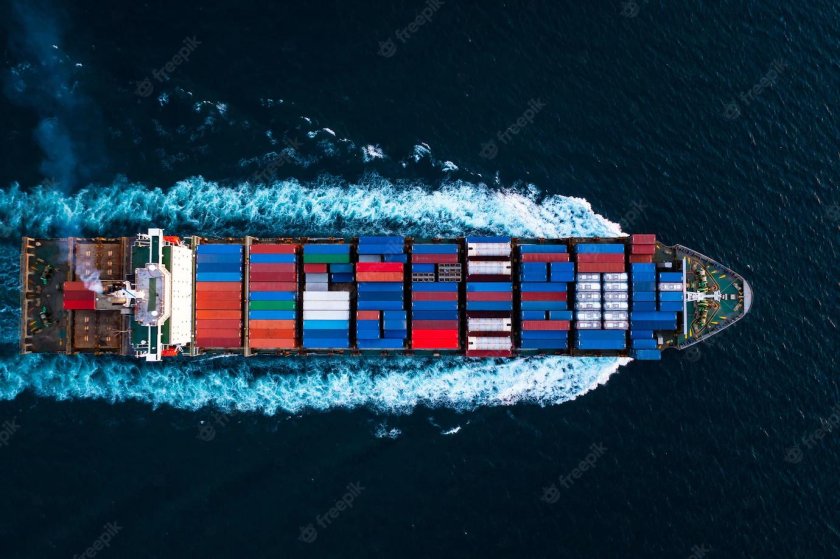 Контейнеровоз сверху