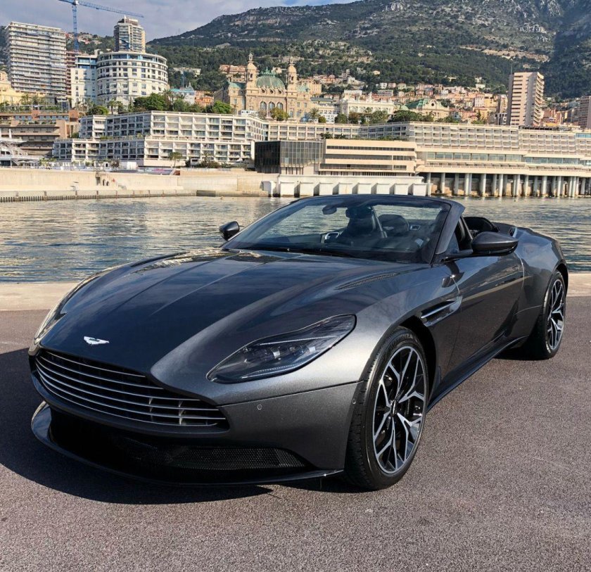 Aston Martin db11