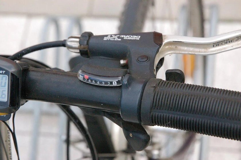 Shimano манетка на руле