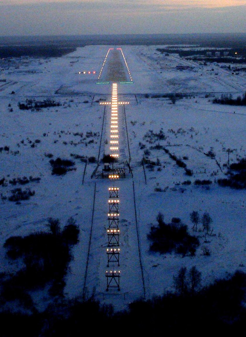 Светосигнальное оборудование аэродромов Оми