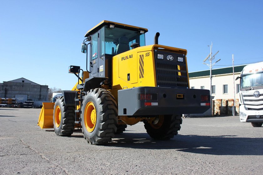 Китайский фронтальный погрузчик