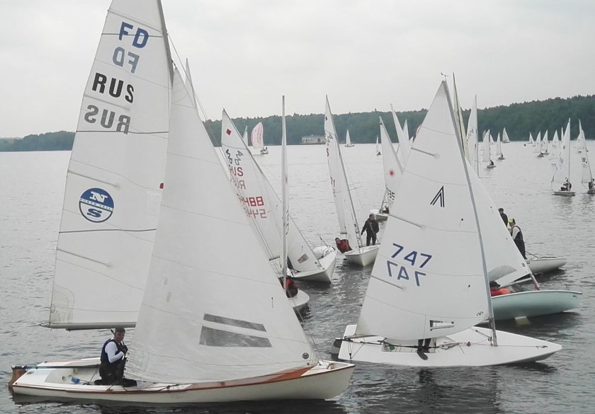 Швертбот 470