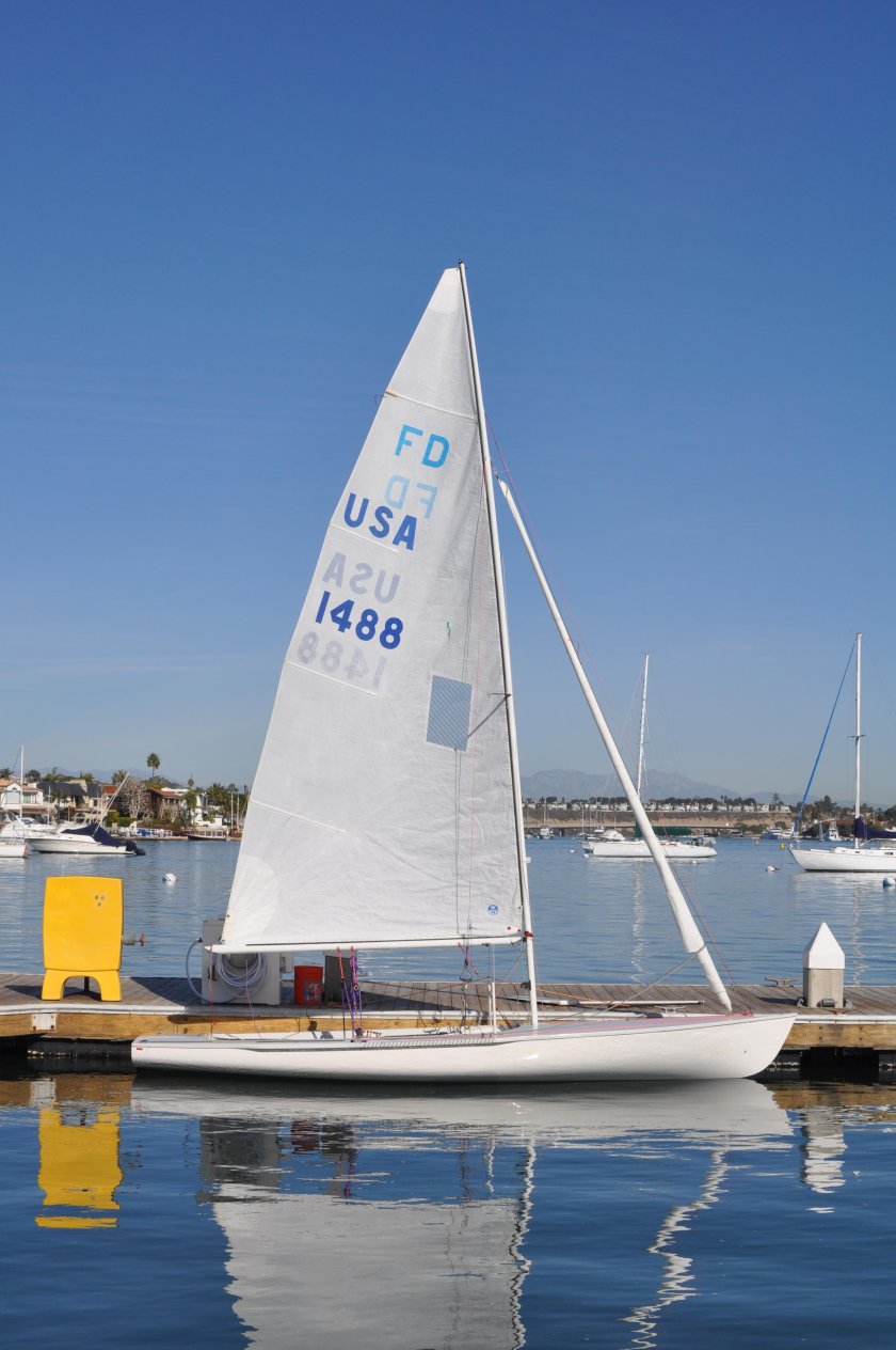 Яхта Летучий голландец