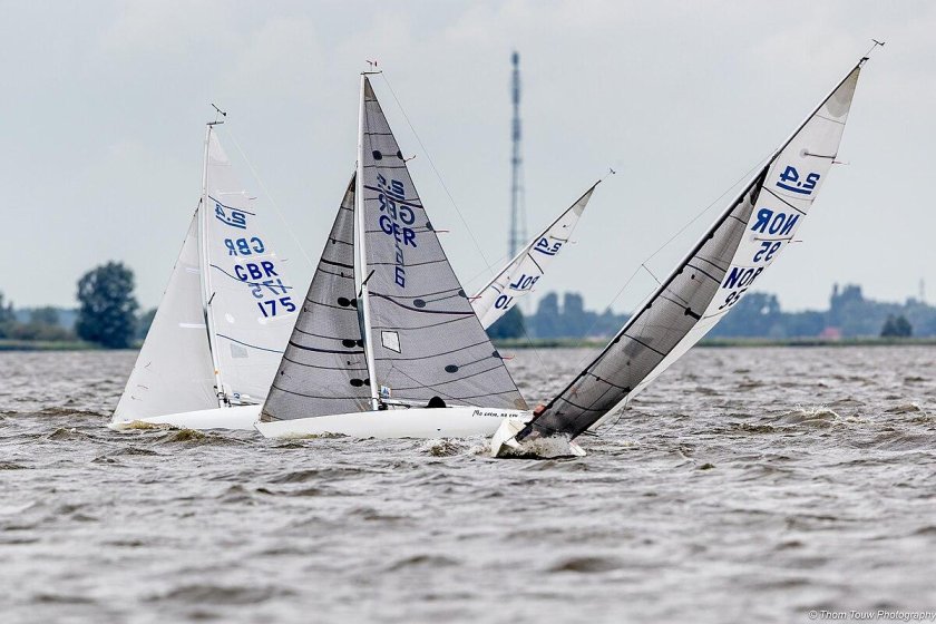 Яхта Солинг